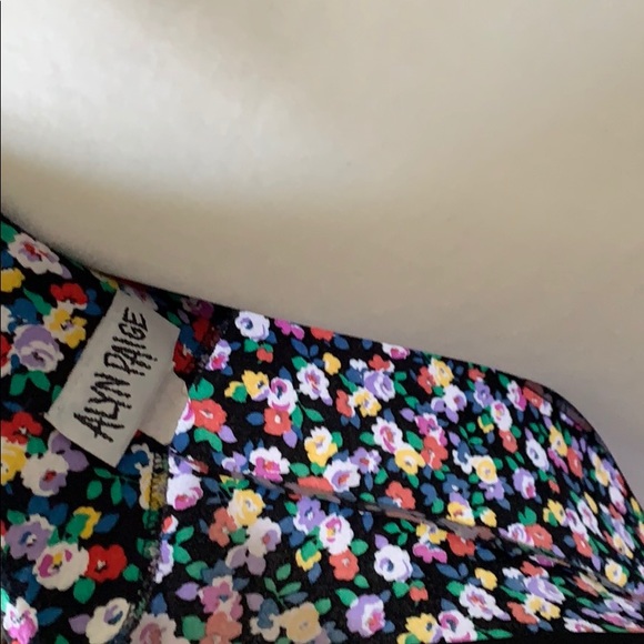 Alyn Page fitted floral dress - Picture 6 of 6